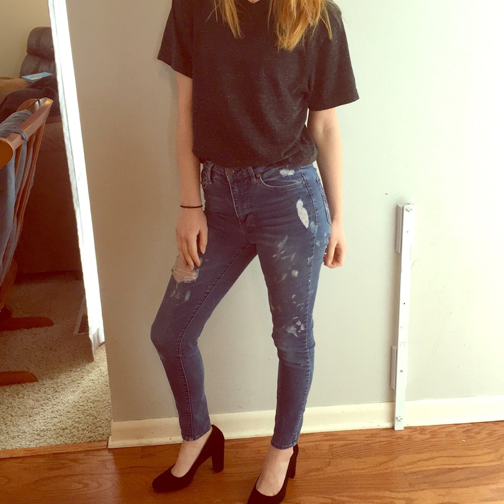 Grey t-shirt
